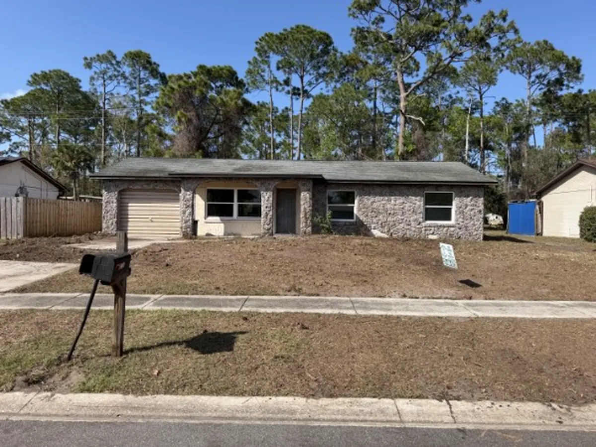 Large Pine Removal Over a Deltona Home
